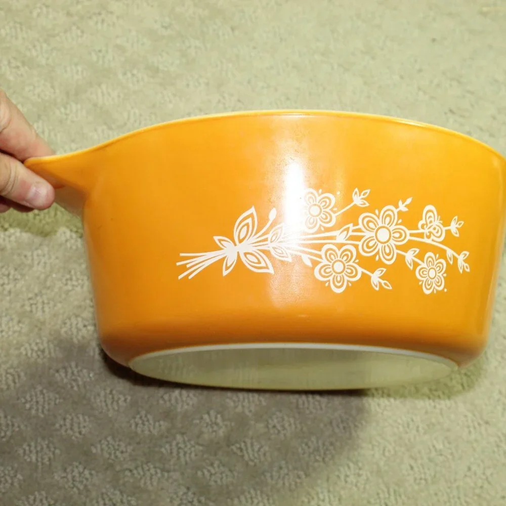 Pyrex Vintage Butterfly Gold #475-B 2.5 Qt Casserole Bowl
